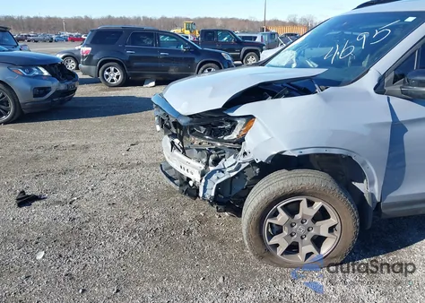 2022 Honda Passport Awd Trailsport z USA, uszkodzony, nr VIN 5FNYF8H66NB014695